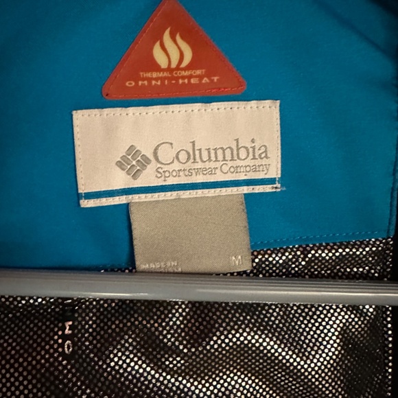 A Gorgeous Ski Jacket by Columbia M WITH mini-heat - Picture 5 of 6